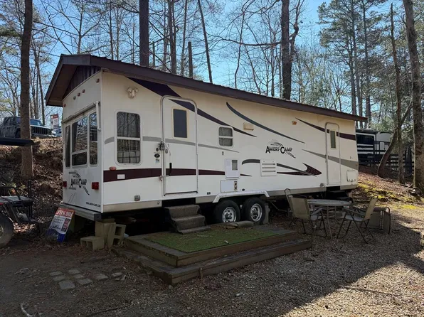 73 12th St, Ellijay, GA 30540