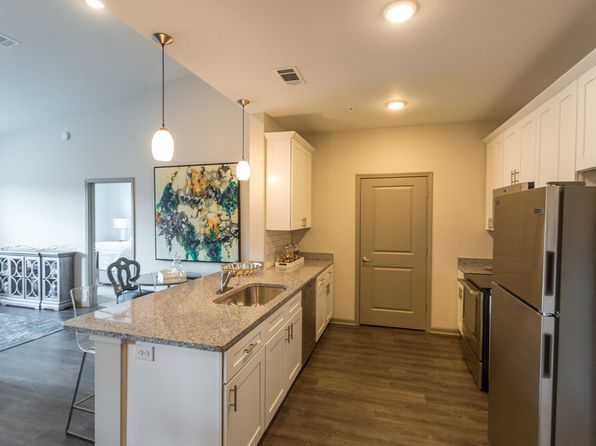 323 Seven Springs Way APT 128