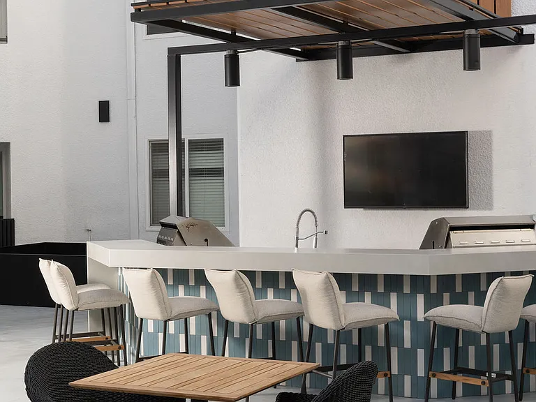 Veda Luxury Apartments — Photo 21