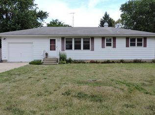 518 E Van Buren St, Marengo, IL 60152
