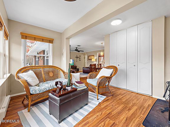 4th image of 486A Thornbury Ct