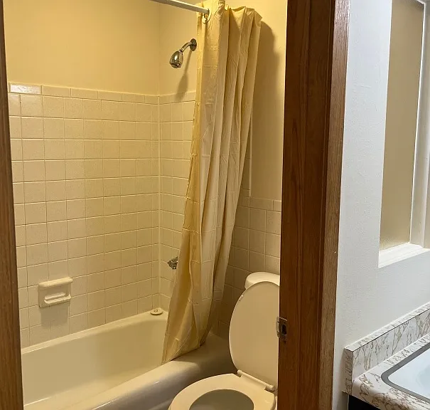 2 Bedroom Walkthrough (C) Bathroom