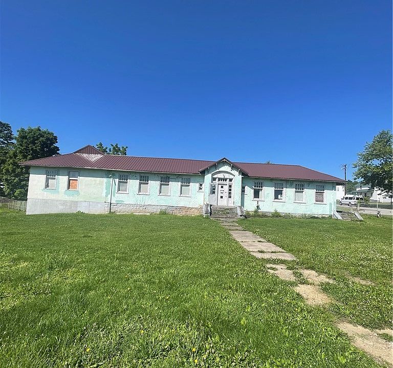 1st image of 117 1st St