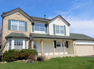 4035 Springlake Dr, Lake In The Hills, IL 60156