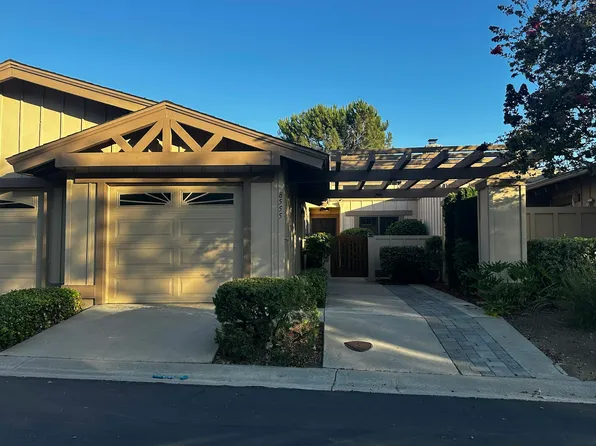 8555 Circle R Course Ln, Escondido, CA 92026