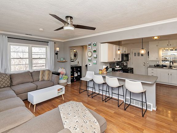 2nd image of 3129 26th St