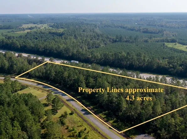 173 Lake Deborah Dr, Folkston, GA 31537