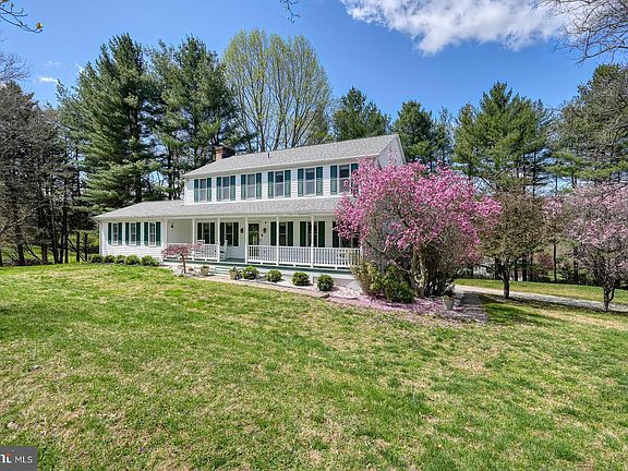 3rd image of 4 Folly Farms Ct