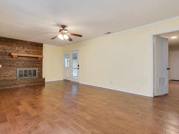 4th image of 4105 Astoria St