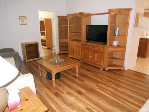 4th image of 1609 Deverly Dr