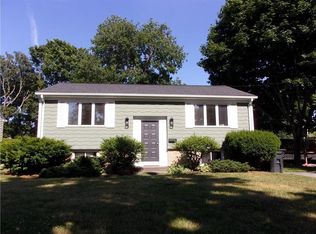 26 Prospect St, Barrington, RI 02806