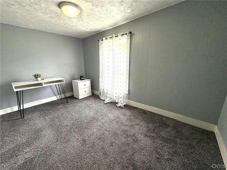 30 Florence St — Photo 17