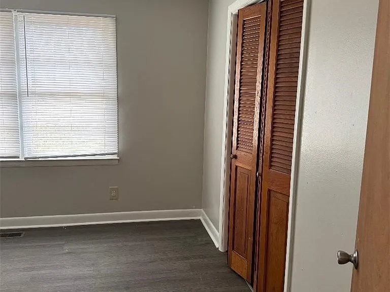 3550 The Ave — Photo 2