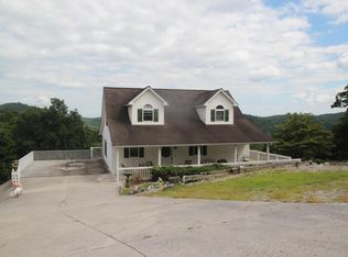 181 Lakeview Ln, Jacksboro, TN 37757