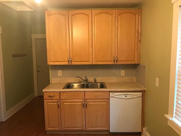 4th image of 1001 S 31st St