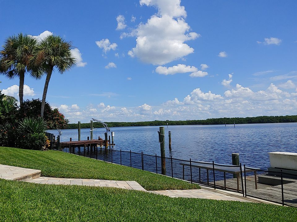 1st image of 2160 Tanglewood Way NE