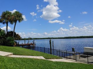 2160 Tanglewood Way NE, Saint Petersburg, FL 33702