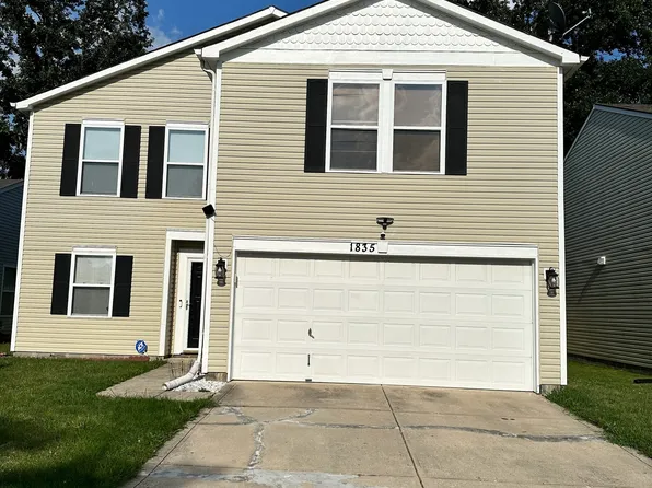 1835 Dutch Elm Dr, Indianapolis, IN 46231
