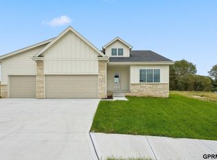 10703 S 218th St, Gretna, NE 68028