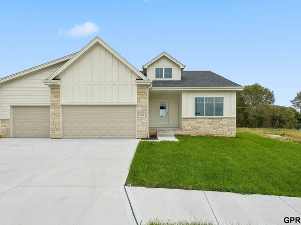 10703 S 218th St, Gretna, NE 68028