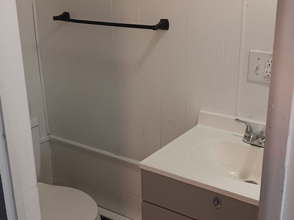 1st image of 410 East Ave #418