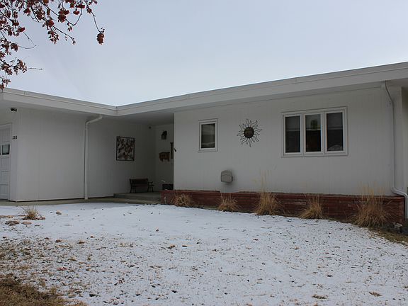 5th image of 2210 Fairway Dr