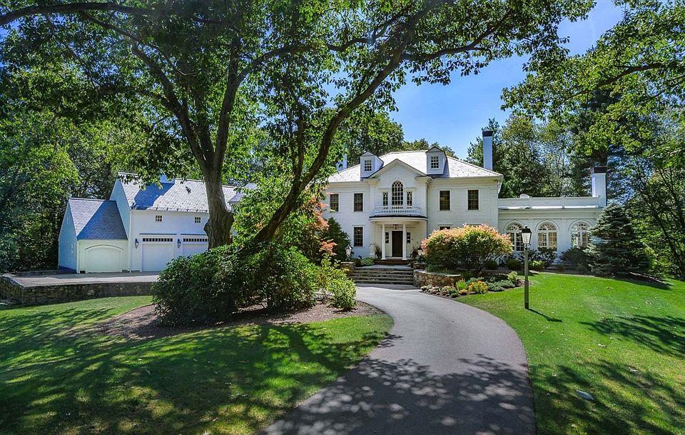 1st image of 32 Sears Rd