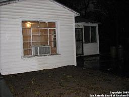 4th image of 821 Saldana St