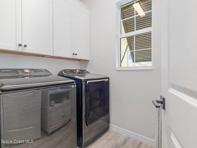 2406 Kamin Dr — Photo 15