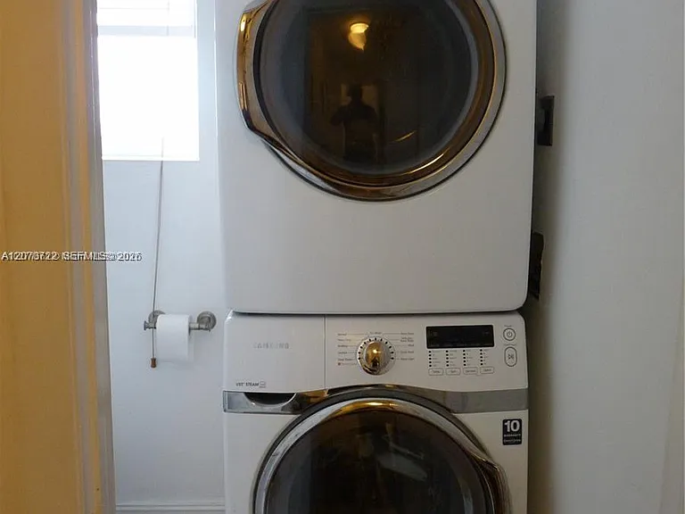820 Euclid Ave #204 — Photo 14