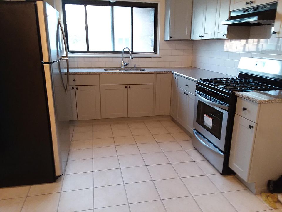 1st image of 3304 N Harlem Ave