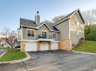 6177 Chasewood Pkwy APT 104, Minnetonka, MN 55343