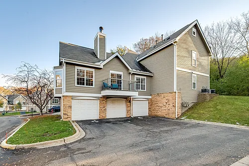 6177 Chasewood Pkwy #104 Photo 1