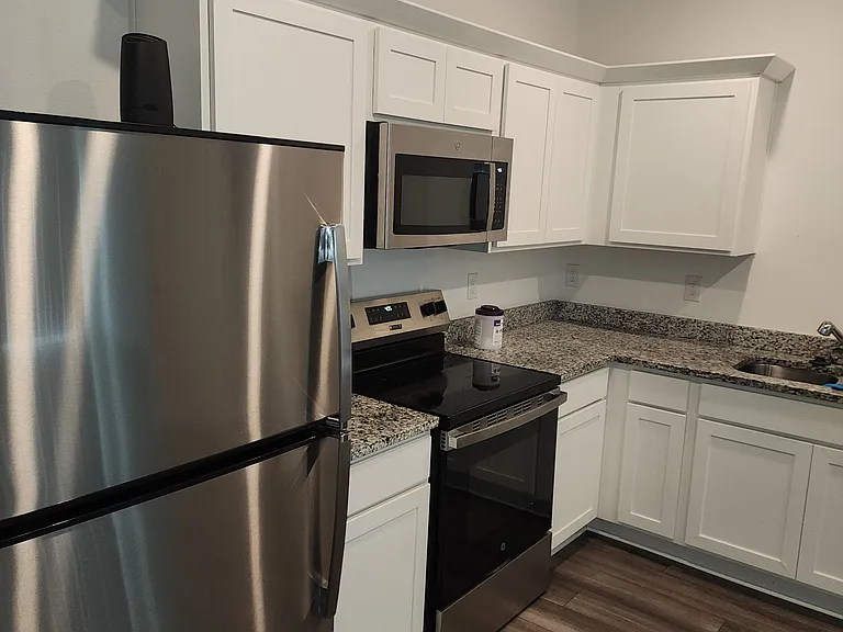 11805 Sylvia St — Photo 28