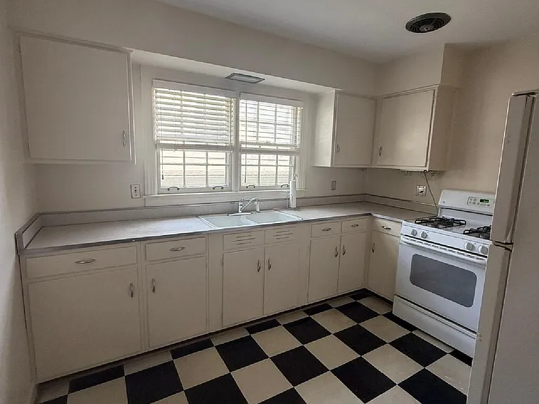 237 McDowell Rd #4 — Photo 9