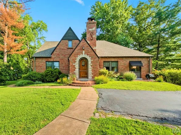1407 Coburg Lands Dr, Saint Louis, MO 63137