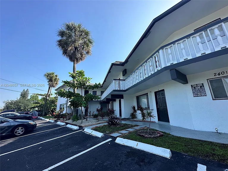 2401 NW 9th Ave #3 — Photo 33