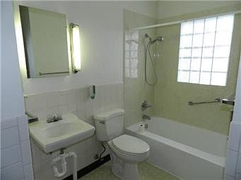 5th image of 2826 N 46th St