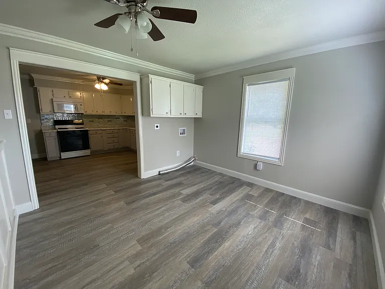 812 Brinker St — Photo 8