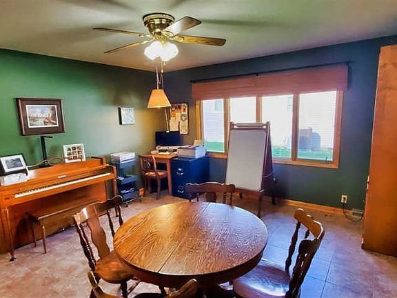 5th image of 109 E Liberty Dr