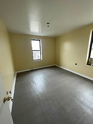 5th image of 1113 Ward Ave #5