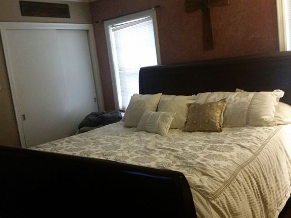 5th image of 306 Boles St