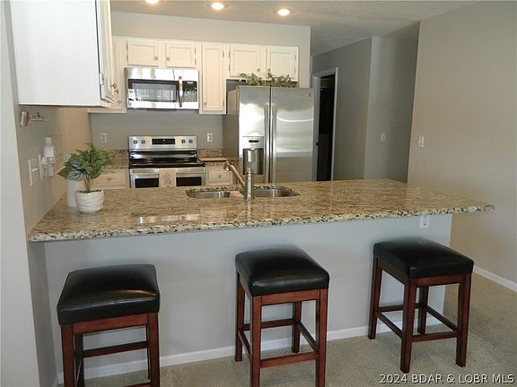 4th image of 275 Charleston Dr Unit 2B