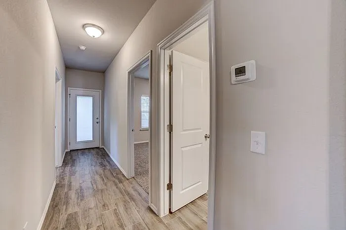 2421 W Imperial Ct — Photo 23