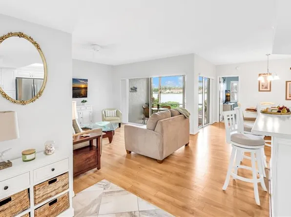 2711 Citrus Lake DR #F104, NAPLES, FL 34109