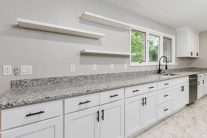 400 Derby Ln — Photo 23