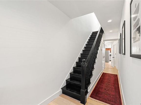 4th image of 521 N 31st St