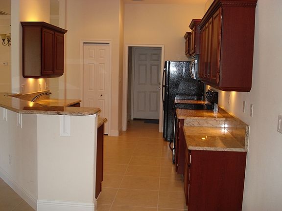 5th image of 524 Siena Ct