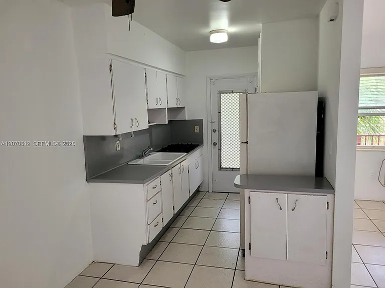 1250 S Alhambra Cir #18 — Photo 6