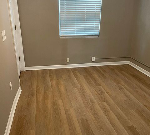 3rd image of 548 Thurmond St NW APT 4